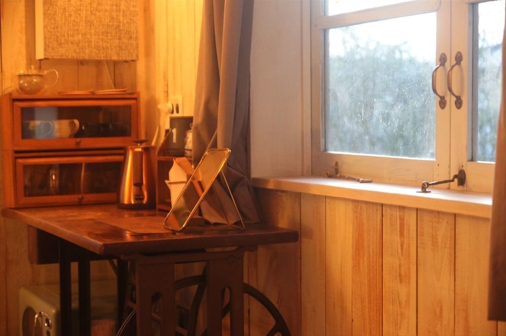 茨城・大子町　ゲストハウス「咲くカフェ」カフェも併設で、ランチやディナーも可。「Room 796」リノベーション。