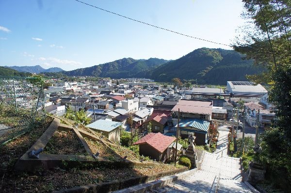 茨城・大子デパート　十二所神社。百段階段